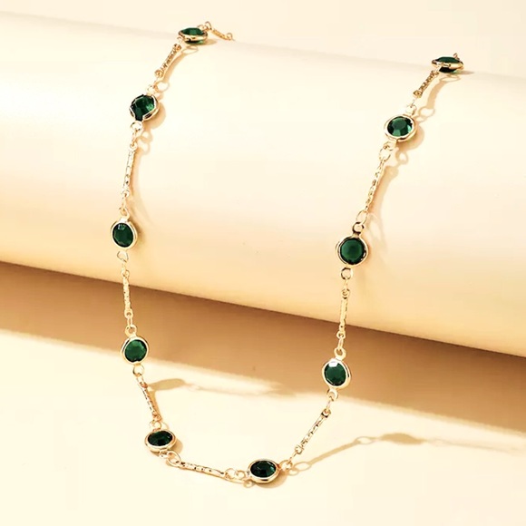 ✨✨✨Green Gold Bezel Choker ✨✨✨ - Picture 2 of 5